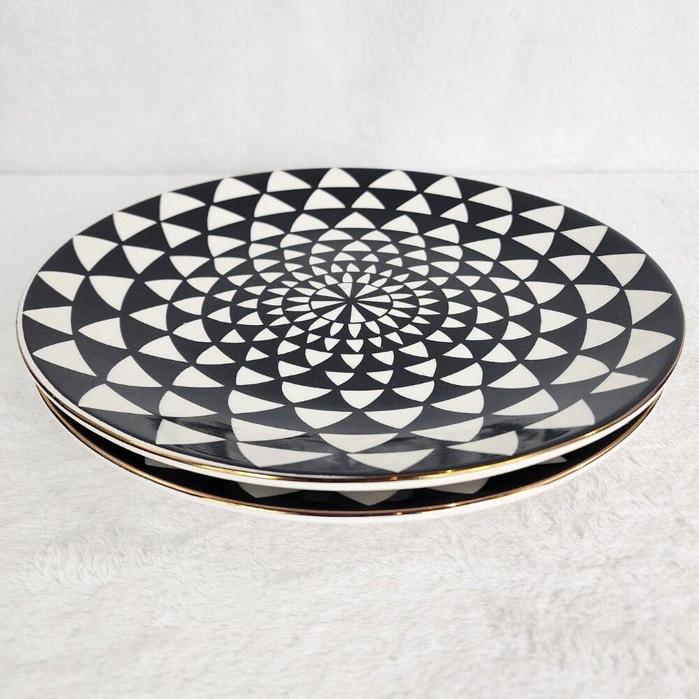 Thyme & Table Ava Collection Stoneware Cream & Black Medallion Dinner Plates EUC